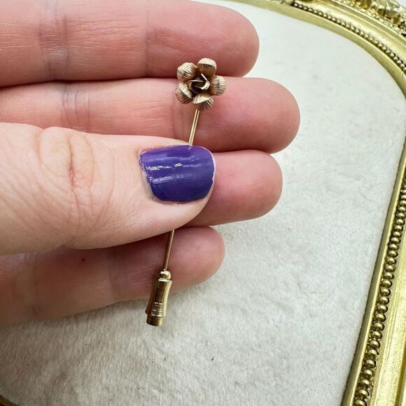 Vintage Jewelry Gold Tone Flower Stick Pin - Picture 1 of 3